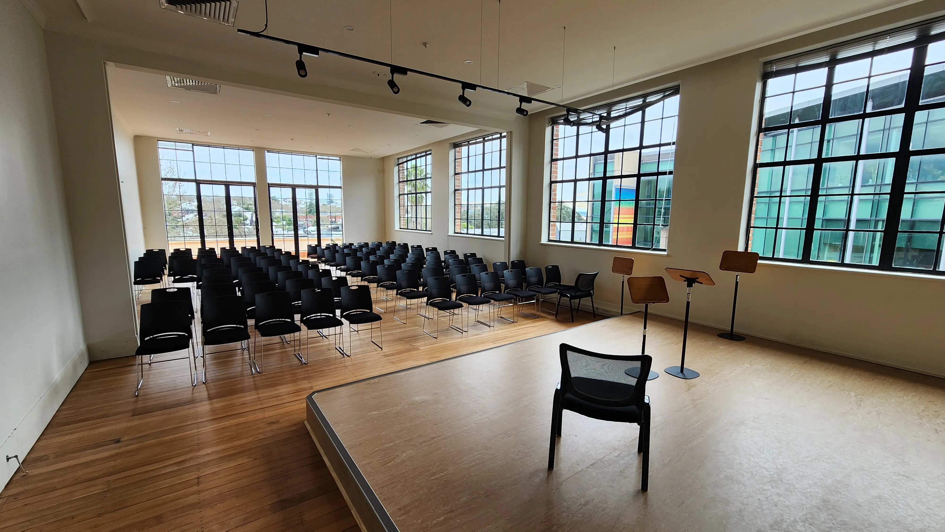 Grand-piano display area at Symphonia Music.