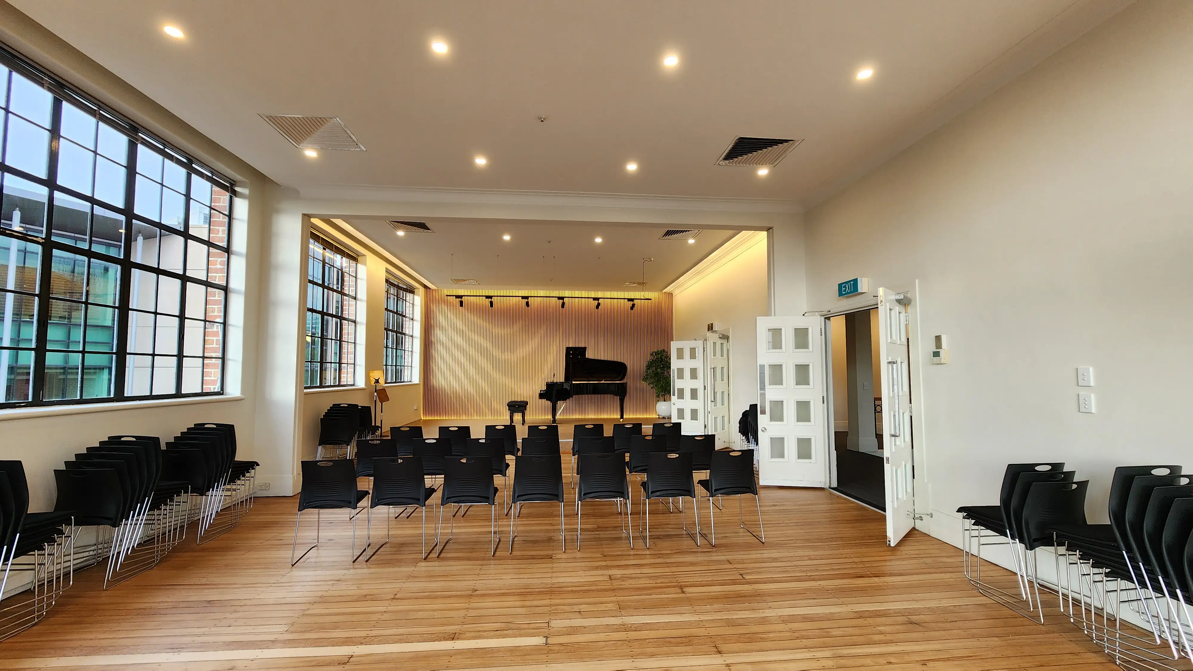 Grand-piano display area at Symphonia Music.