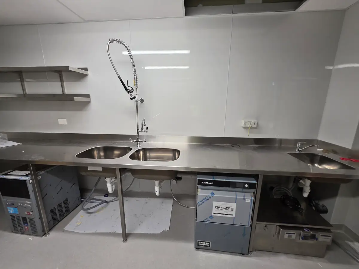 Counter, equipment and customer-facing service zone.